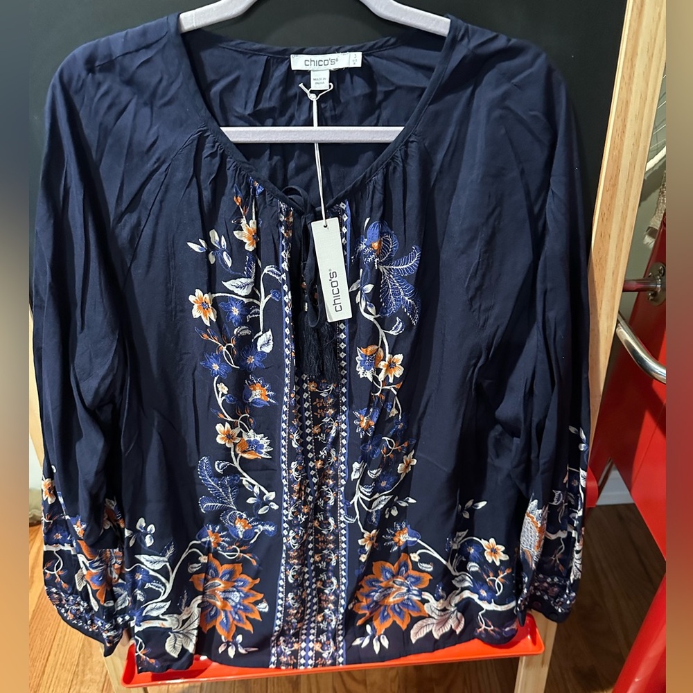 Chicos Beautiful navy blue shirt with flowers machine wash cold